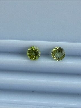 Yellow-Green Round Peridot Gemstones .98 carats
